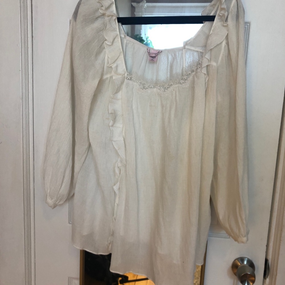 VS oversized white blouse